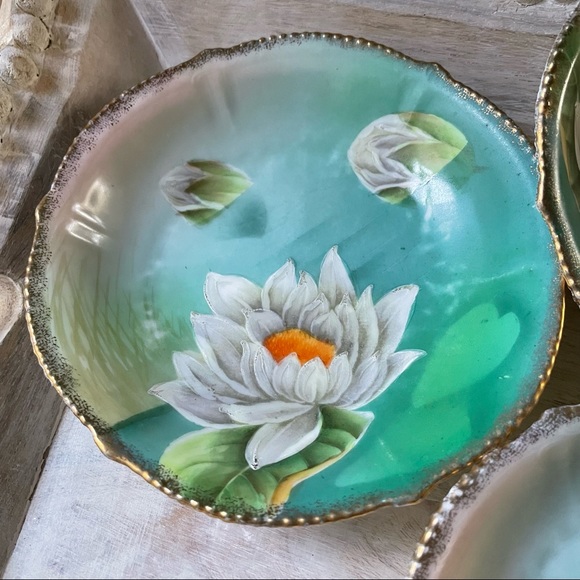 Vintage Hand Painted Bavarian Porcelain Bowls - Set of 3 - Water Lilies - Picture 5 of 10